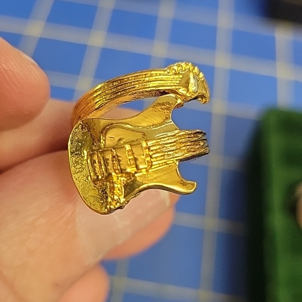Guitar Wrap Around Gold Tone Ring